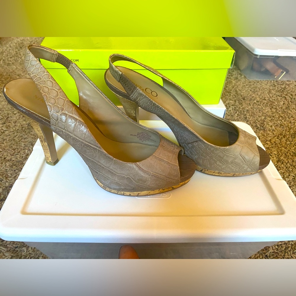 Nine & Co pre owned leather heels